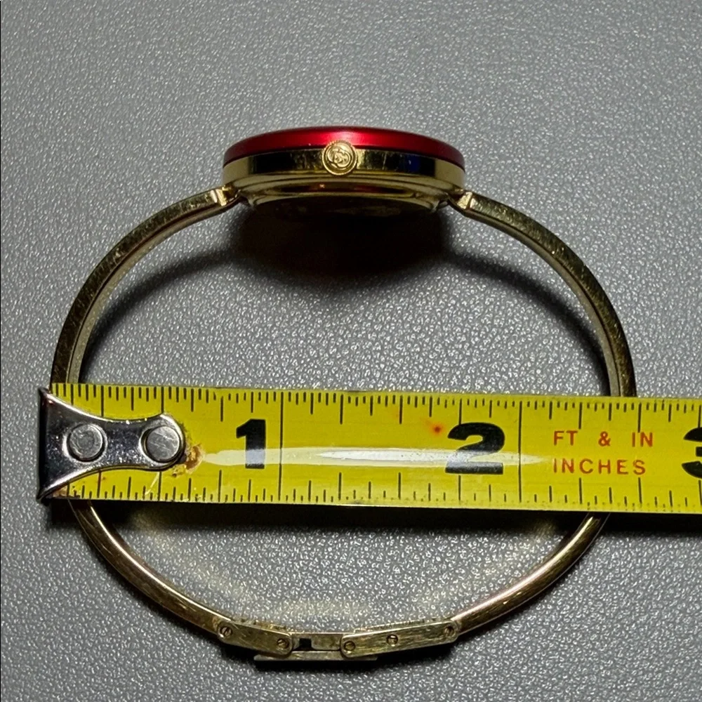 Vintage Gucci Gold Watch with Colorful Bezels - Picture 7 of 15